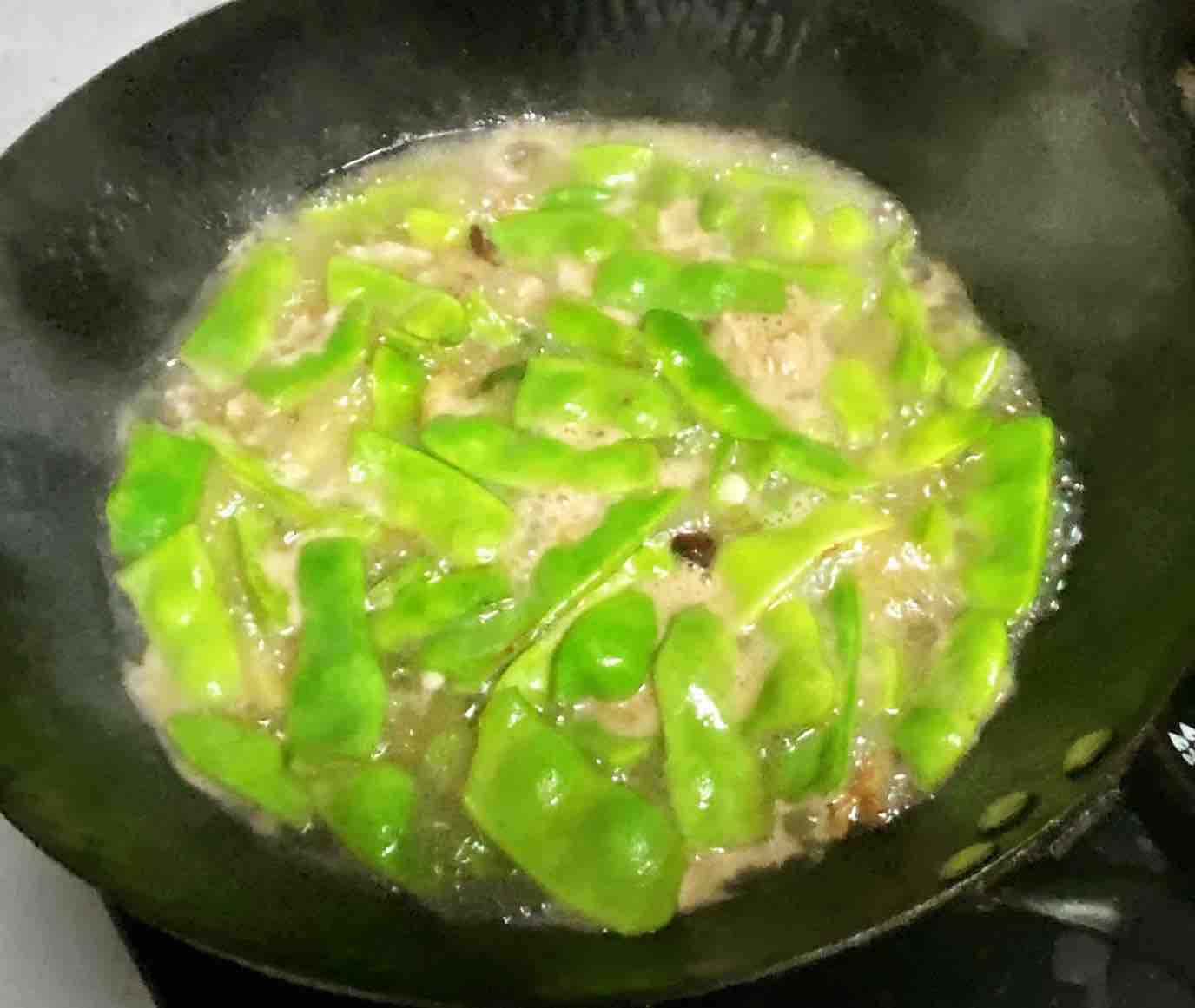 【孕妇食谱】五花肉焖油豆角，鲜香软糯，美味又下饭～的做法步骤：9