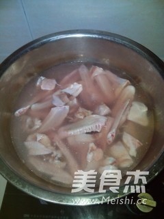 麻辣干锅翅膀的做法步骤：1