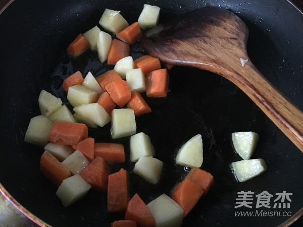 咖喱番茄鸡肉饭的做法步骤：2