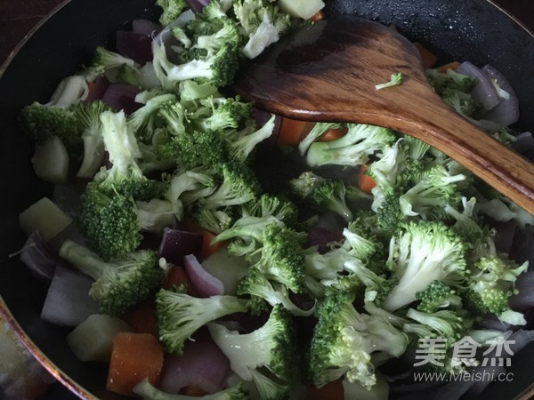 咖喱番茄鸡肉饭的做法步骤：4