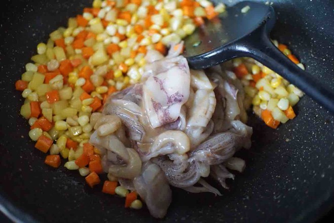 沙茶海鲜炒饭的做法步骤:6
