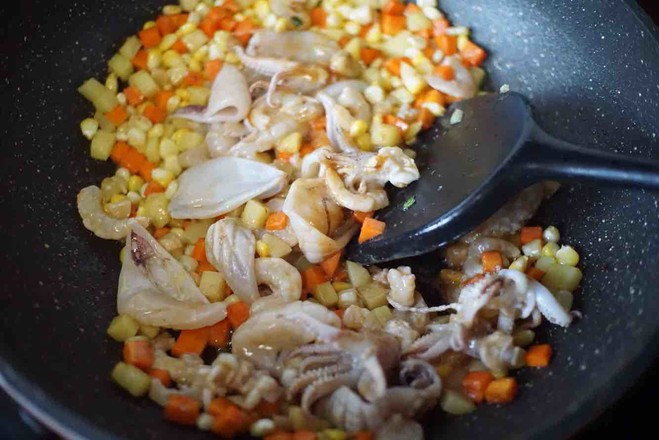 沙茶海鲜炒饭的做法步骤:7