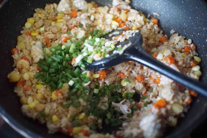 沙茶海鲜炒饭的做法步骤:10