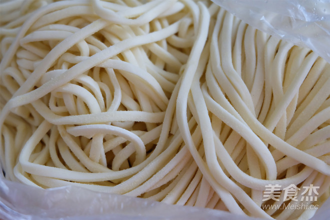 杂蔬肉丝炒面的做法步骤:2