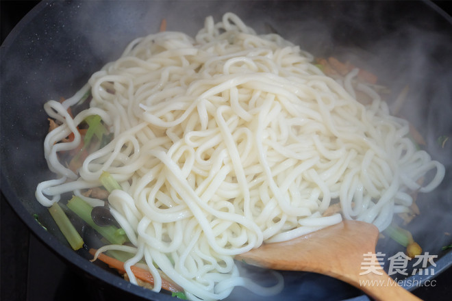 杂蔬肉丝炒面的做法步骤:13