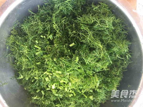 茴香肉丁烫面包子的做法步骤:2
