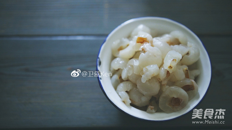 荔枝冰饮+西米水果捞的做法步骤：1