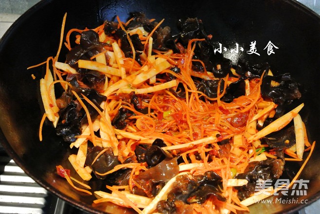 鱼香肉丝:非常下饭的家常菜的做法步骤:11