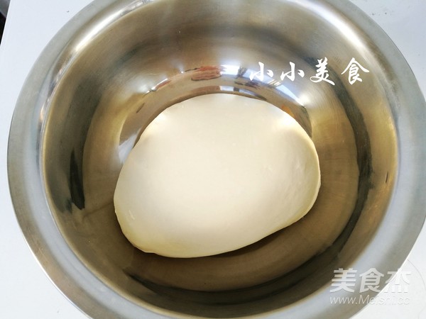 茄子肉包子：味道很不错的做法步骤：1