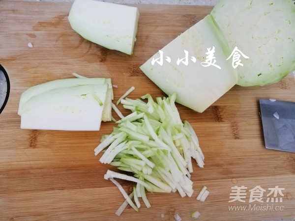 茄子肉包子:味道很不错的做法步骤:4