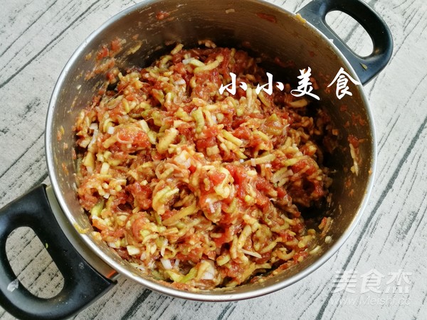 茄子肉包子:味道很不错的做法步骤:10