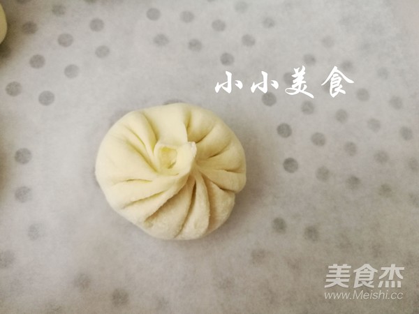 茄子肉包子:味道很不错的做法步骤:15