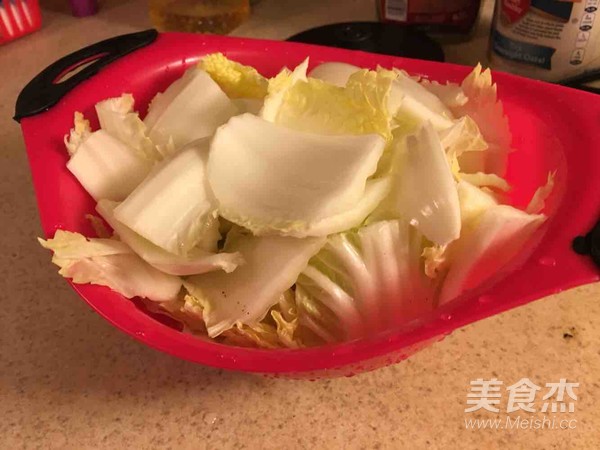 红烧大白菜的做法步骤：1