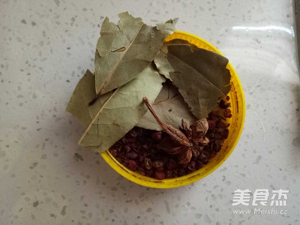 红烧罗非鱼的做法步骤:5
