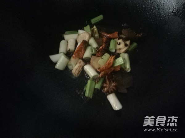 红烧罗非鱼的做法步骤:5
