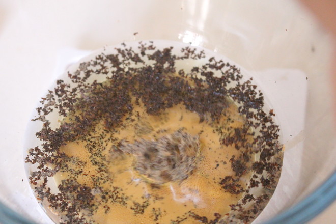 红茶芒果奶油卷的做法步骤:2