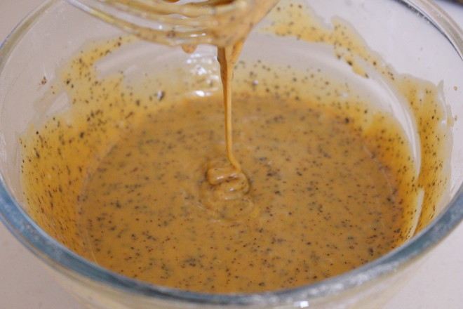 红茶芒果奶油卷的做法步骤:7