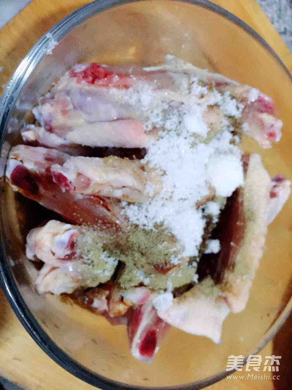 香酥鸡翅的做法步骤:5