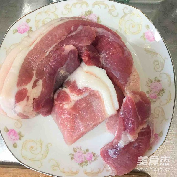 红烧肉的做法步骤：1