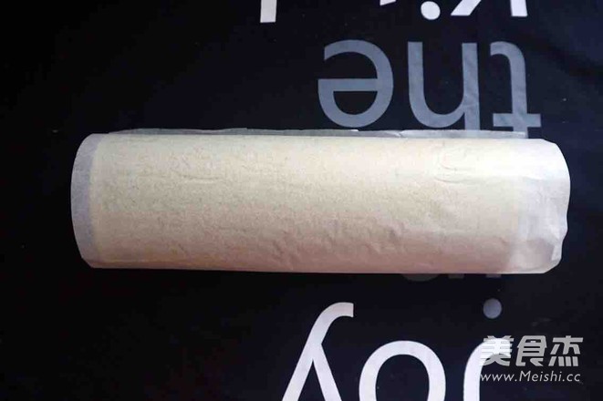 抹茶红豆蛋糕卷的做法步骤:11
