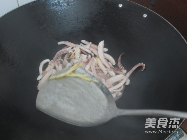 酱烧鱿鱼须的做法步骤:5
