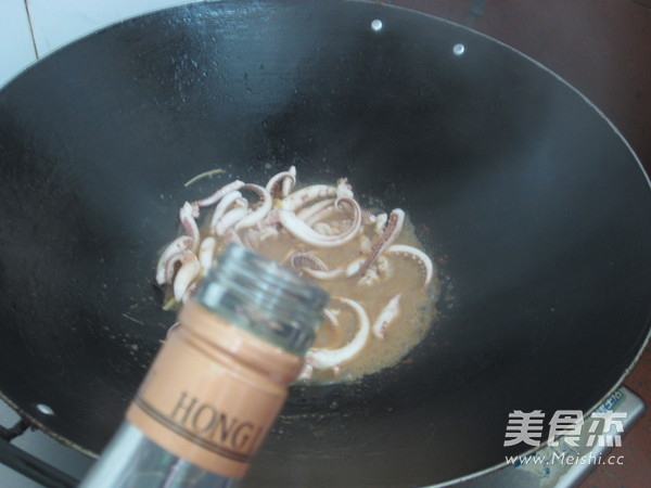 酱烧鱿鱼须的做法步骤:7