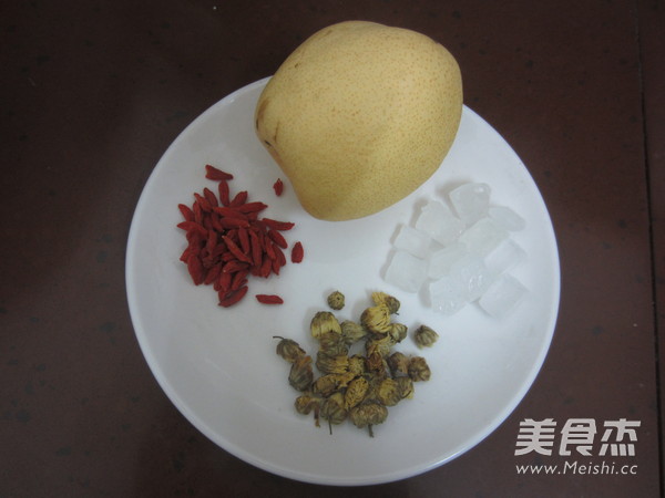 雪梨菊花茶的做法步骤：1