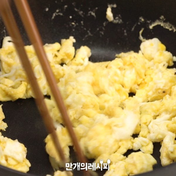 香肠三明治的做法步骤：3