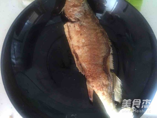 黄鱼炖豆腐的做法步骤:6