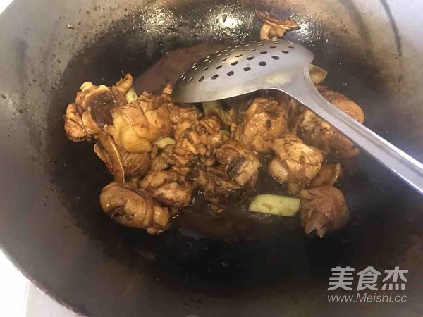 砂锅土豆焖鸡的做法步骤：6