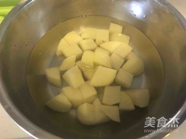 砂锅土豆焖鸡的做法步骤：10