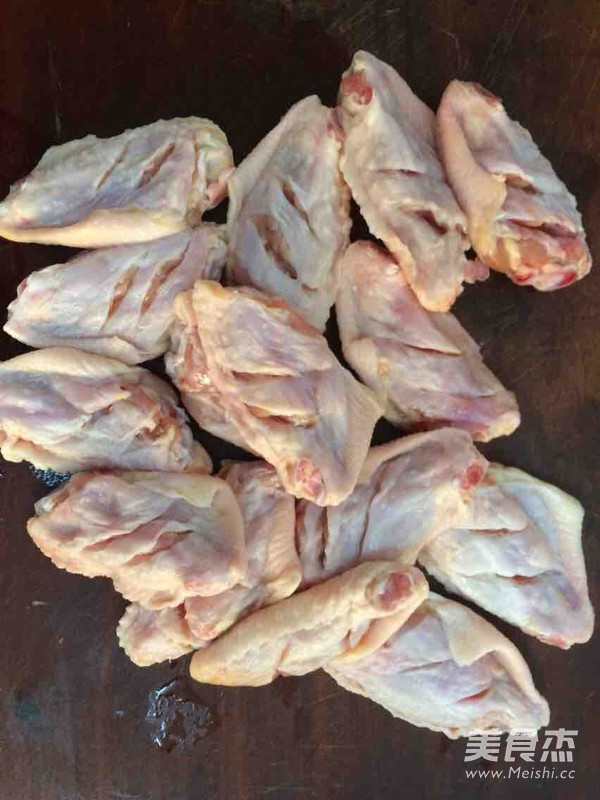 松蘑炖鸡翅的做法步骤:13