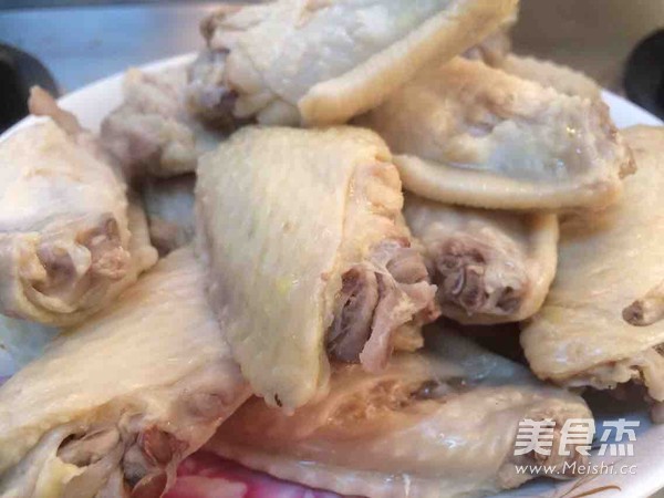 松蘑炖鸡翅的做法步骤:13