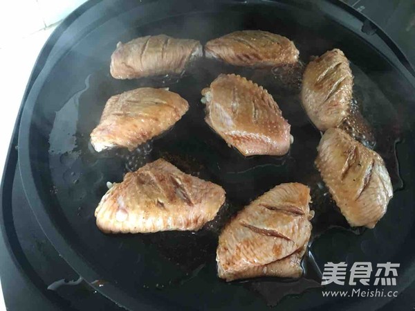 电饼铛版蜜汁鸡翅的做法步骤:4