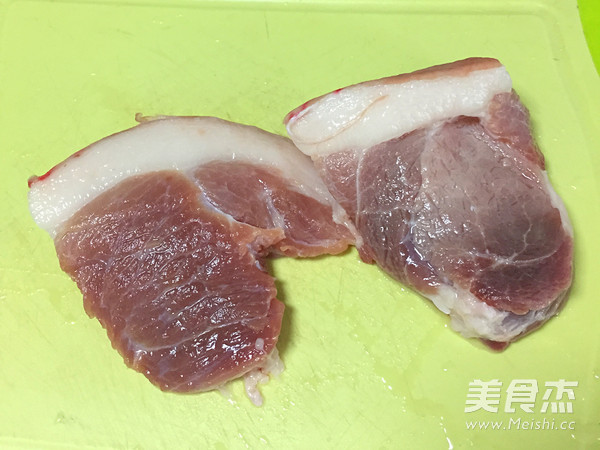 芹菜猪肉馅儿的做法步骤：1