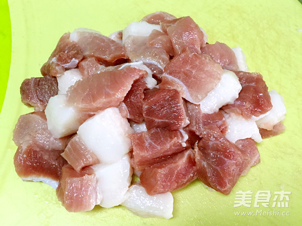 芹菜猪肉馅儿的做法步骤:2