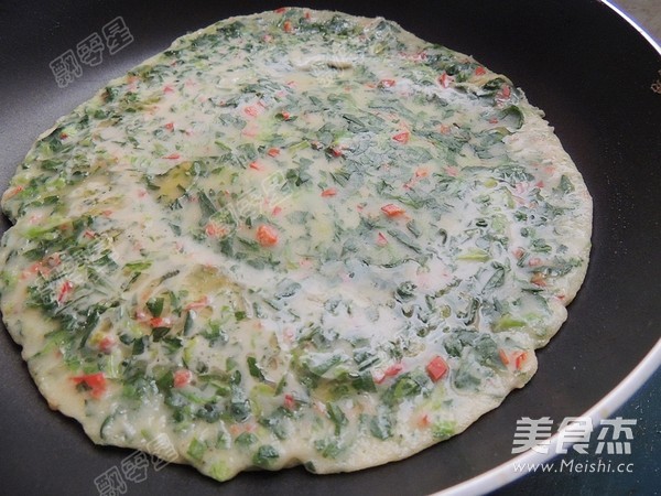 芹菜叶鸡蛋饼的做法步骤:11