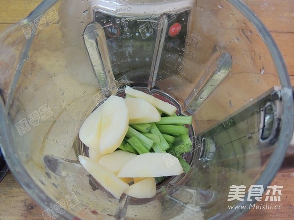芹菜苹果汁的做法步骤:3