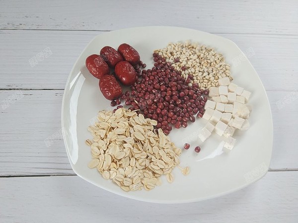 红豆薏仁豆浆的做法步骤：1