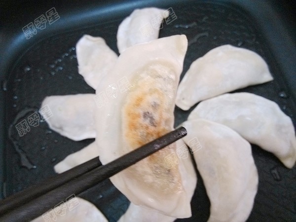 圆白菜素馅煎饺的做法步骤：22