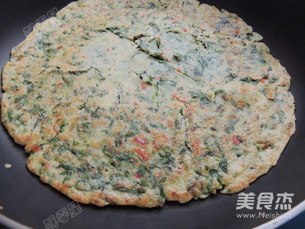 芹菜叶鸡蛋饼的做法步骤:12