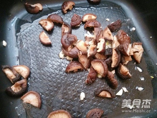 香菇油菜的做法步骤:7
