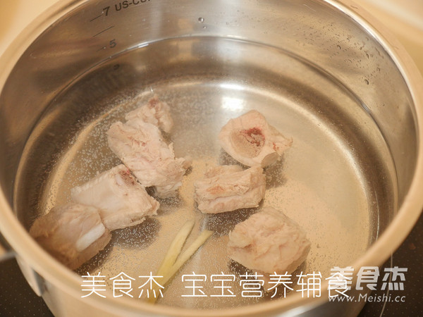 宝宝辅食之莲藕排骨汤的做法步骤：6