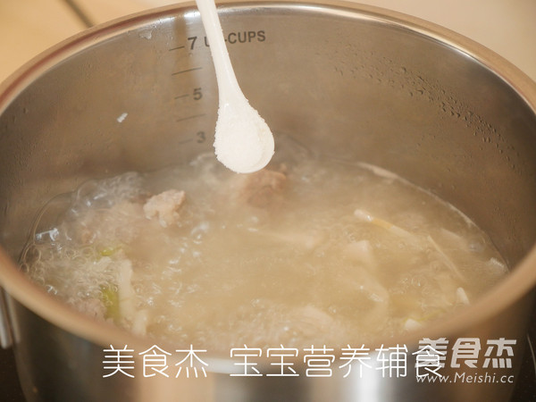 宝宝辅食之莲藕排骨汤的做法步骤：9