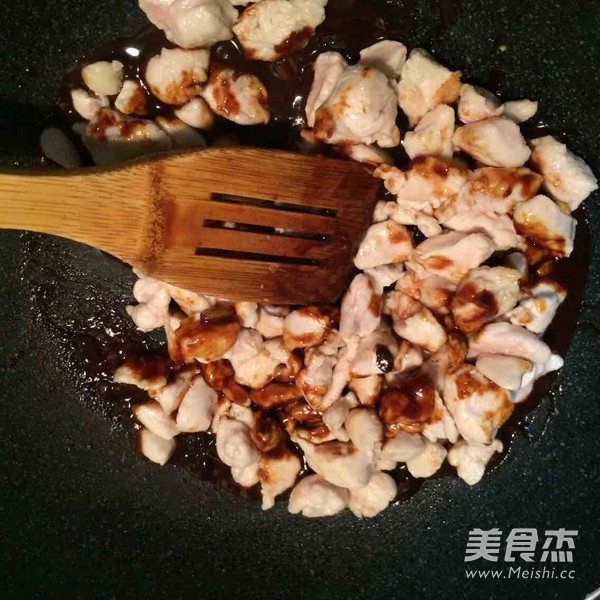 酱爆鸡丁的做法步骤:9