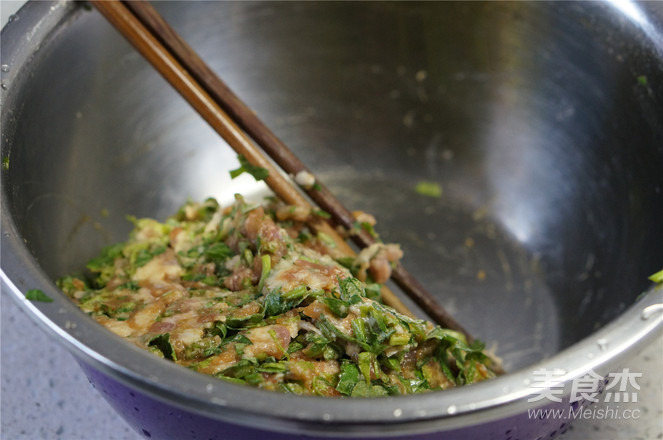 野香芹煎饺樱花味道的做法步骤：3