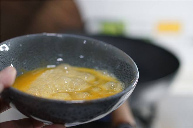 青豆玉米蛋炒饭的做法步骤:2