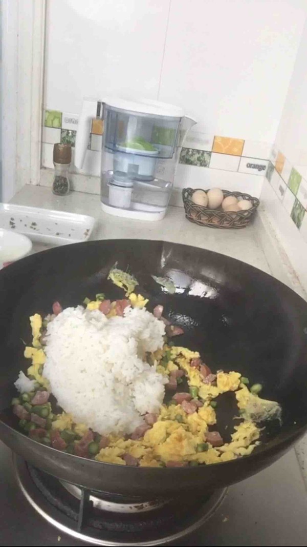 牛肉肠芦笋炒饭的做法步骤：3