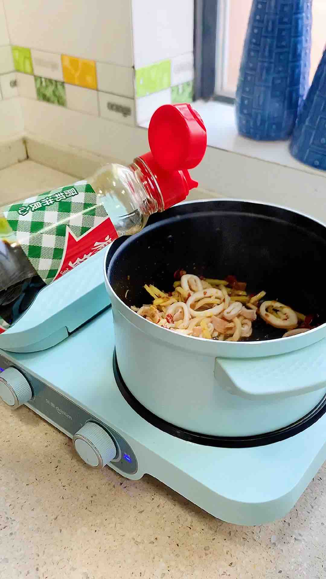 菇丝鱿鱼圈的做法步骤：5
