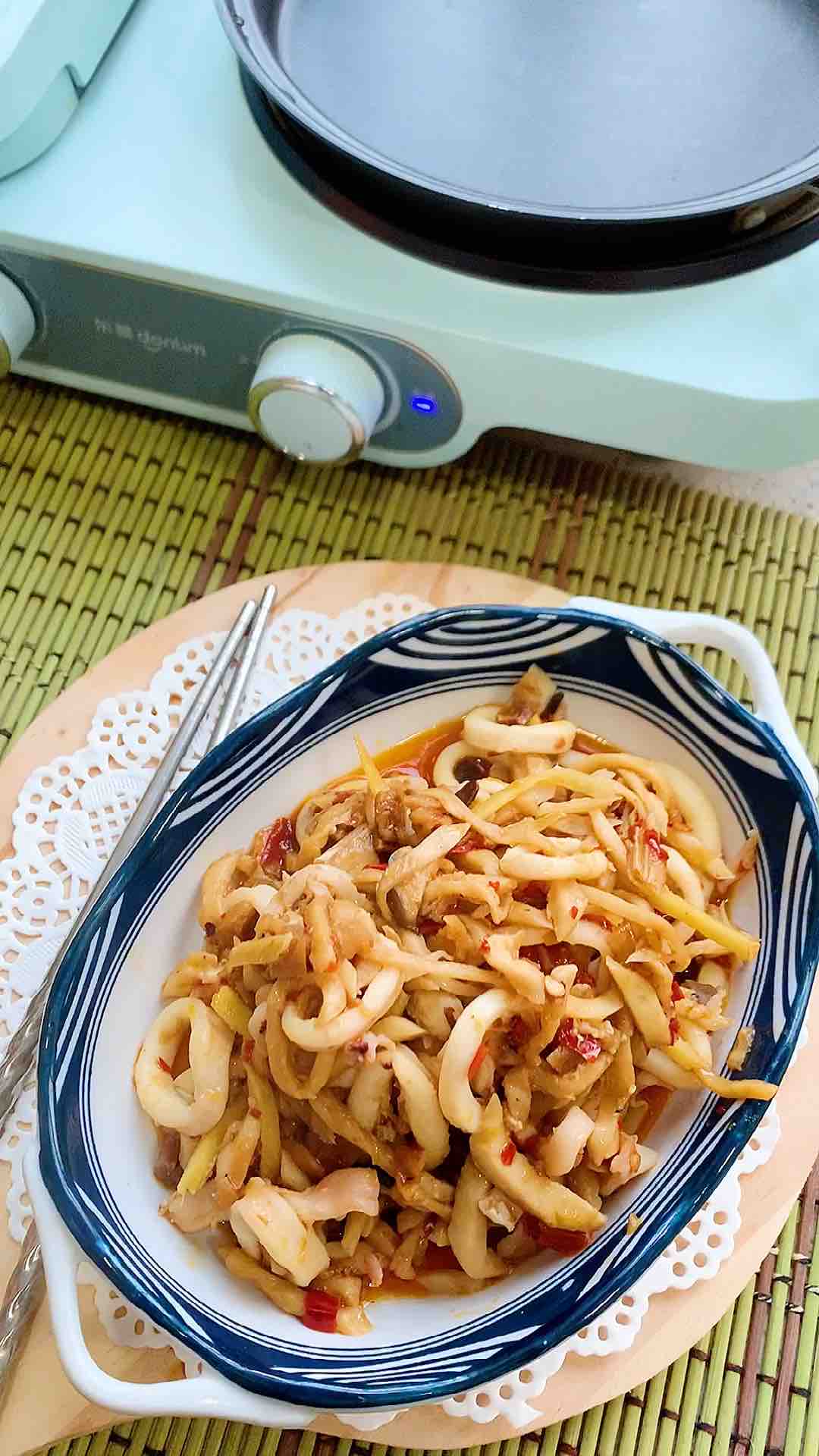 菇丝鱿鱼圈的做法步骤：6